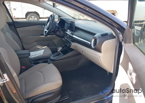 2019 Kia Forte Lxs z USA, uszkodzony, nr VIN 3KPF24AD2KE033833